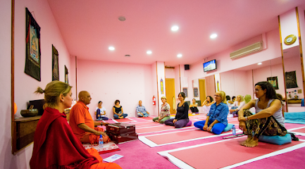 DharmaYoga. Escuela de Yoga y meditación