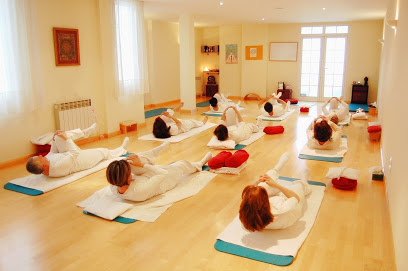Ayatana | Escuela de Yoga en Zaragoza