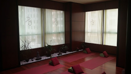 Dharana Yoga Center